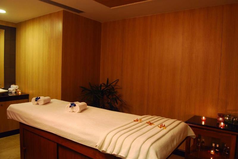 MASSAGE-COUNTRY INN & SUITES BY RADISSON , SAHIBABAD